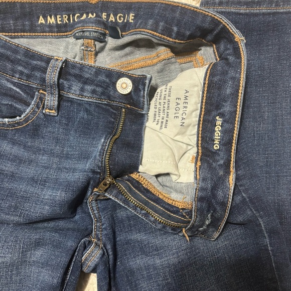 American Eagle Dark Wash Ripped Skinny Jeans - Picture 4 of 5